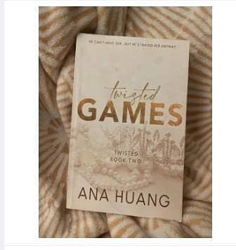 Twisted Games by Ana Huang (D R4055)