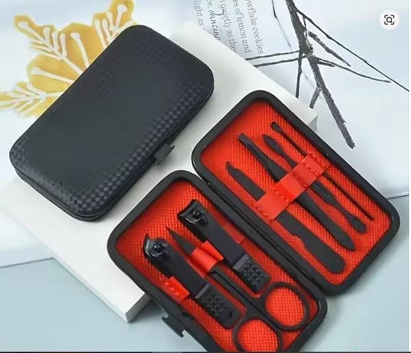 7-Piece Nail Tool Set with Stainless Steel Clippers and Knife, Model CR3125