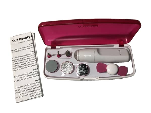 AVON Spa Beauty Nail Care Kit NIB UK Import