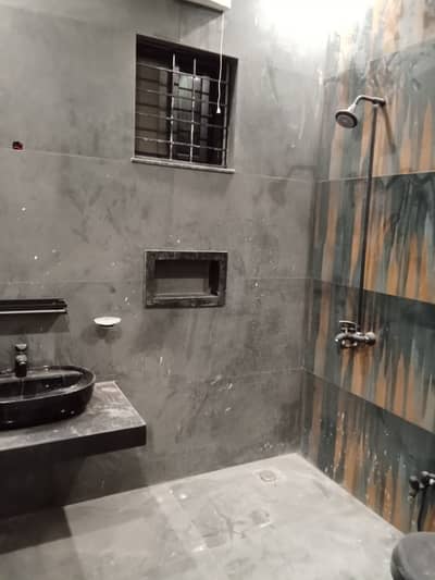 Kanal uper portion available for rent