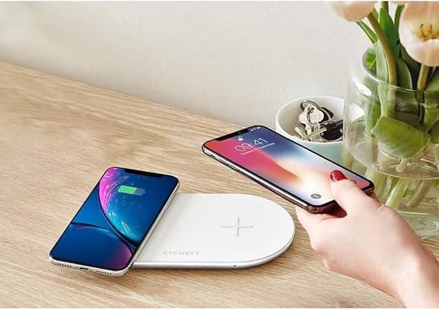Cygnett TwoFold 20W Fast Dual Wireless Charger - White (A R280 Wireless)