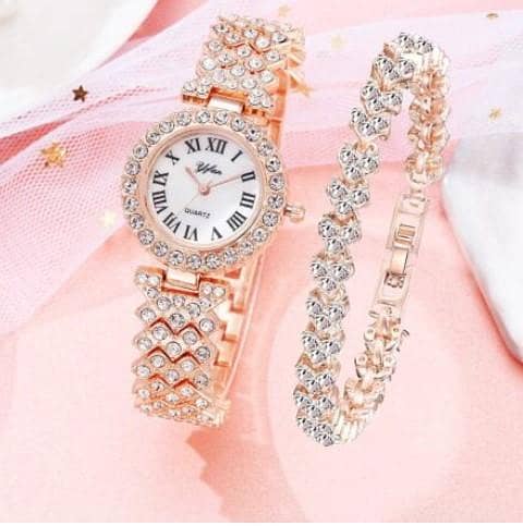 Ladies Quartz Diamond Wristwatch in Rose Gold — C R3971, Elegant Bracelet Style for Women