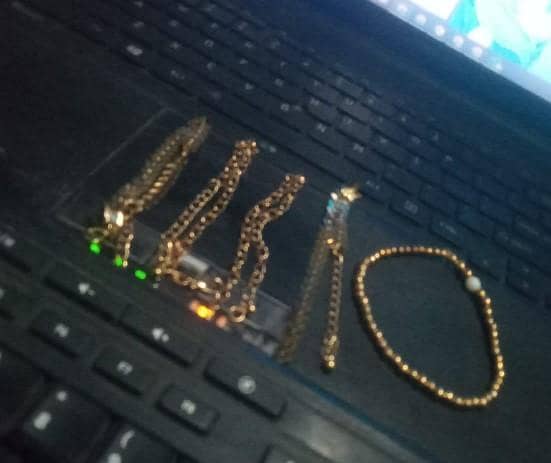 fake jewelry gold necklace turned GOLD C R4187