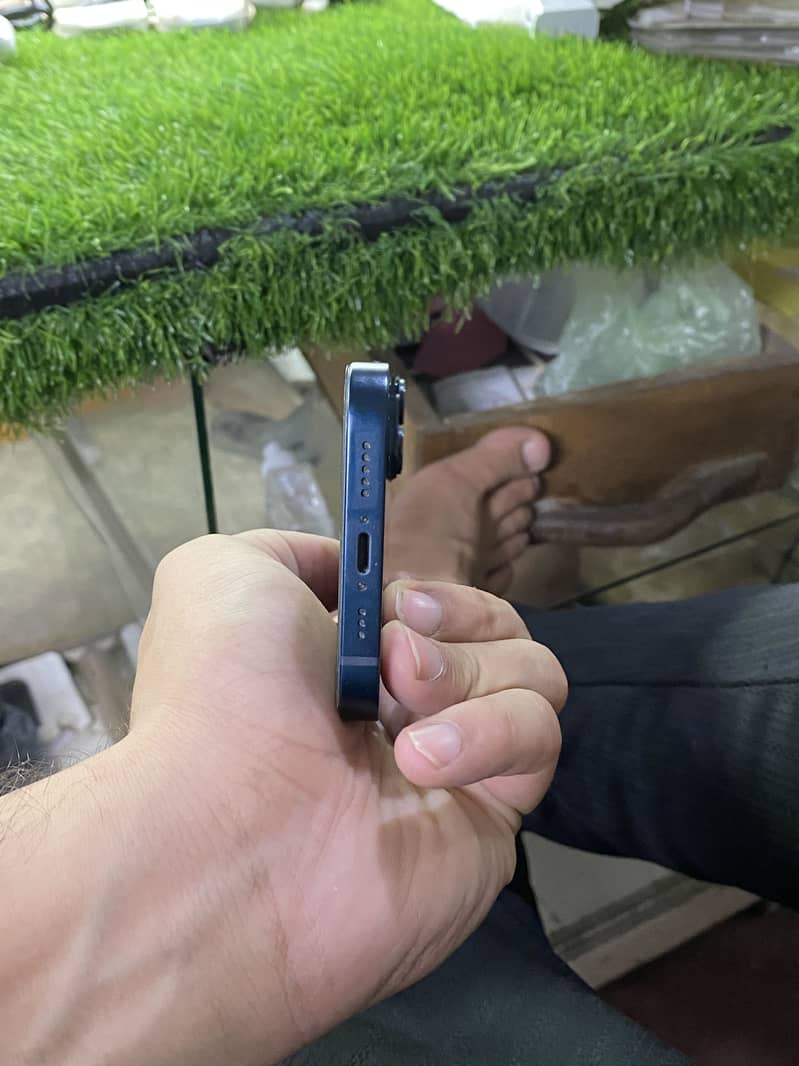 Apple iPhone 14 2