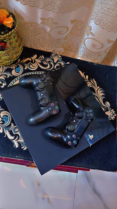 PS4 Fat 1TB | 2 Controllers | 12 Games Installed | With Box