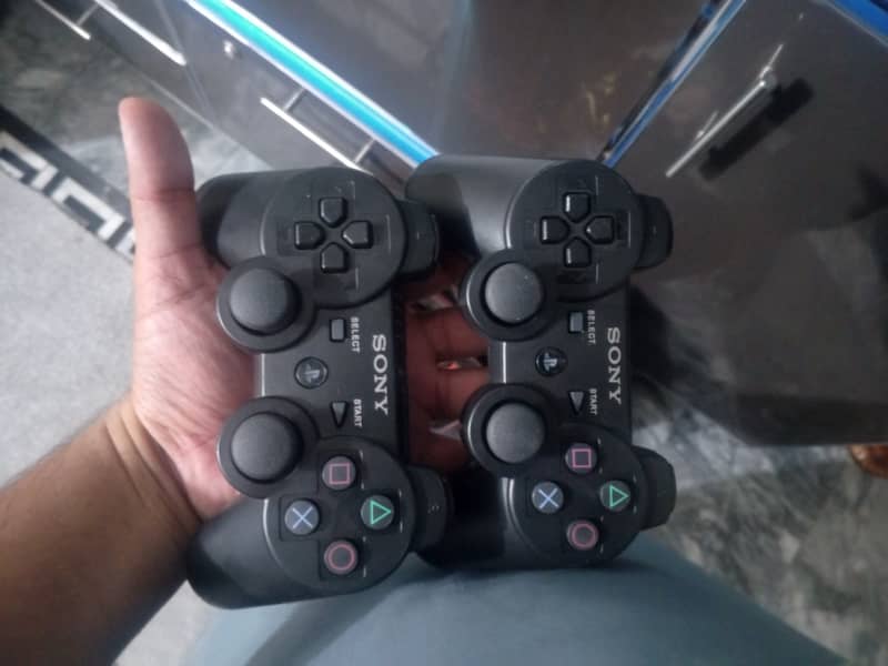 ps3 with Multi controlles 2