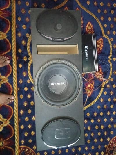 Boofer speaker for car
