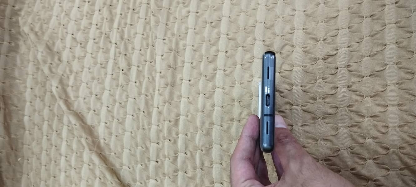 Google Pixel 7a 2