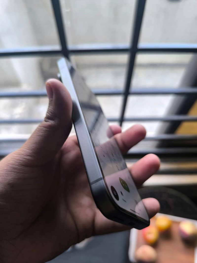 Google Pixel 9 4