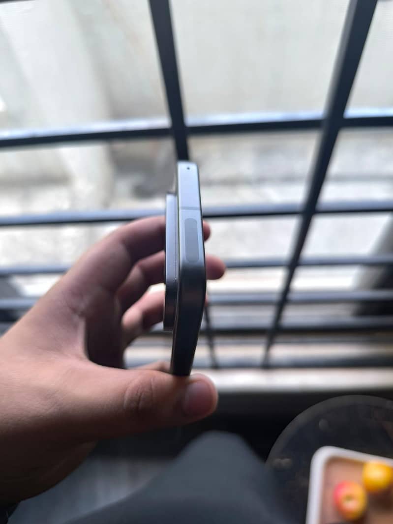Google Pixel 9 6