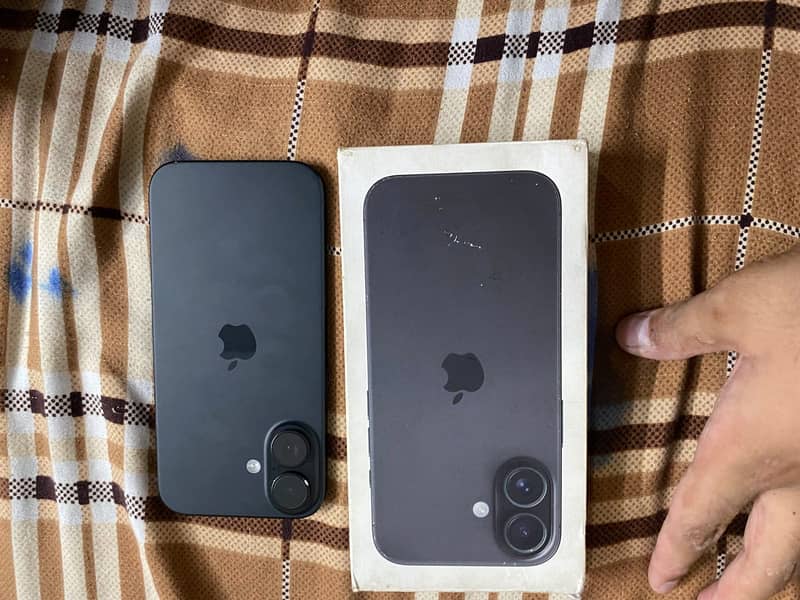 Apple iPhone 16 9