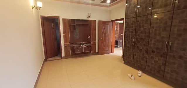 DHA PHASE-1 UPPER PORTION 3BEDROOM 1.05 LAKH