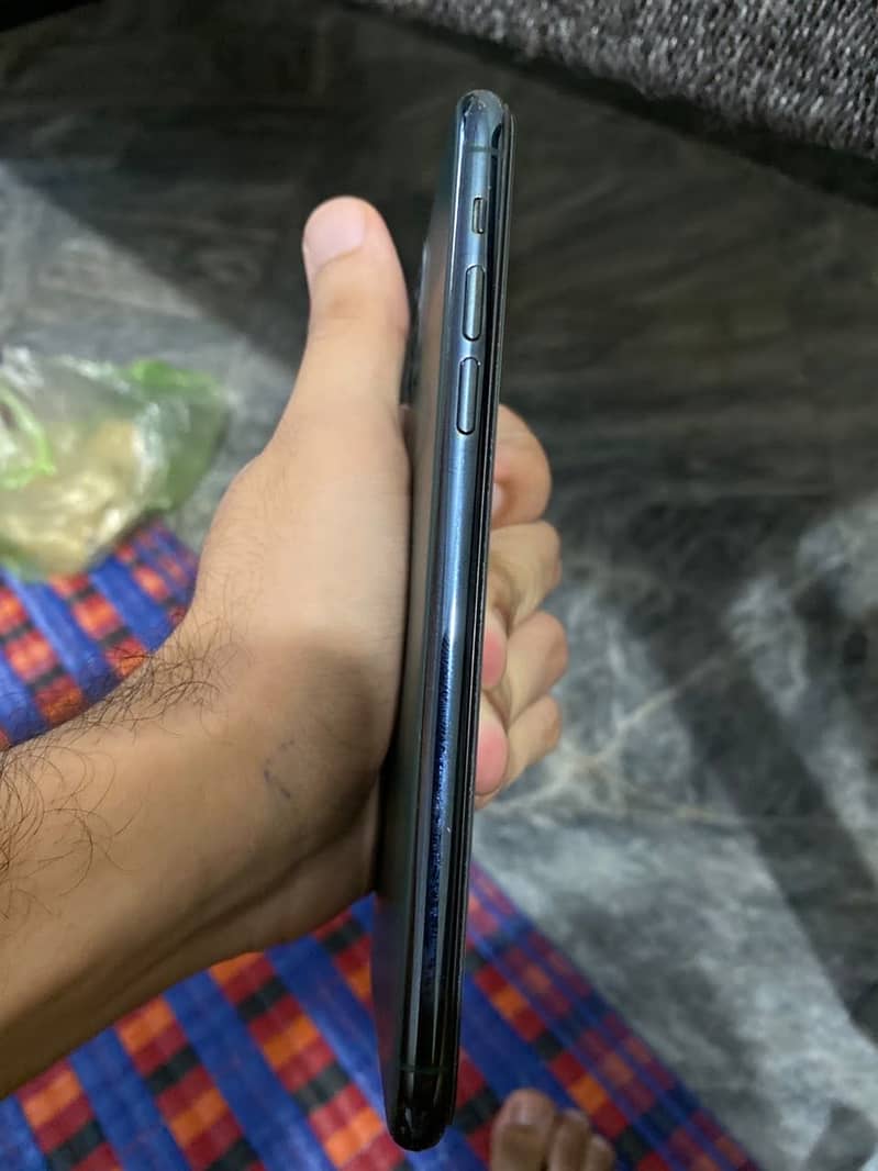 IPhone 11 Pro Max 2