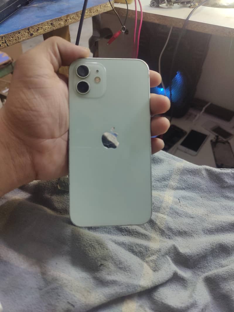 Apple iPhone 12 0