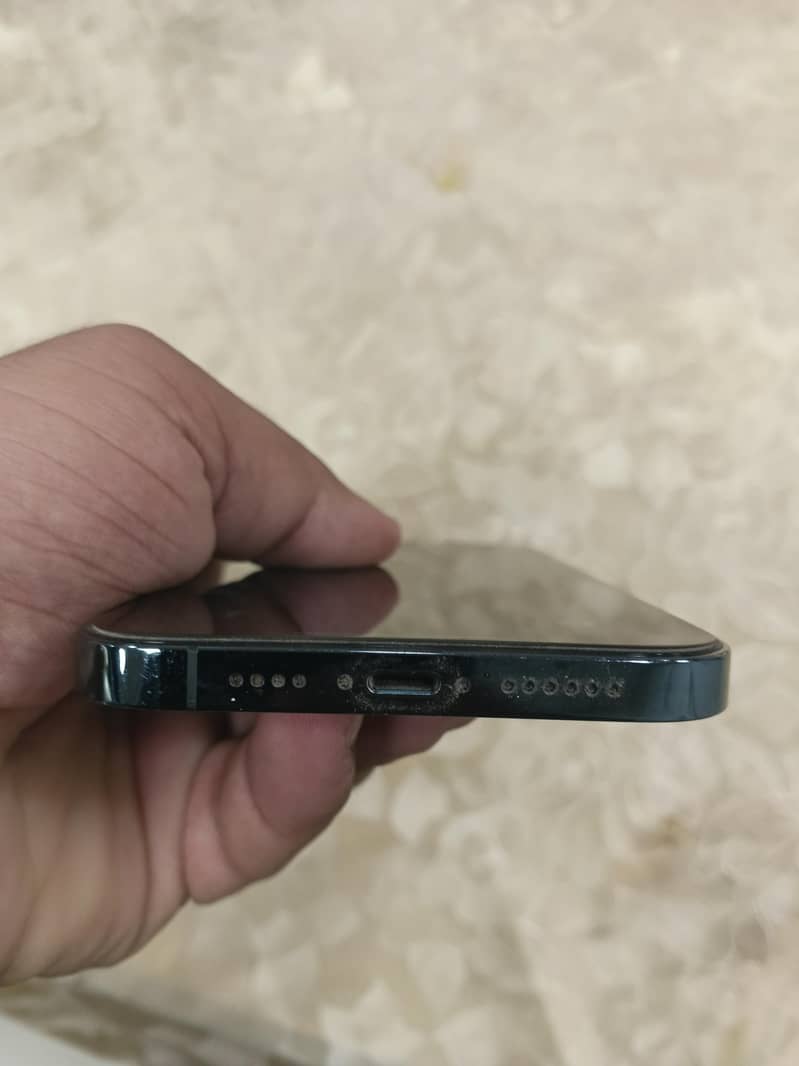Apple iPhone 12 Pro Max 4