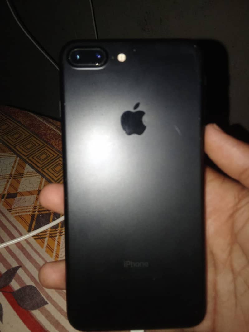 Apple iPhone 7 Plus 0