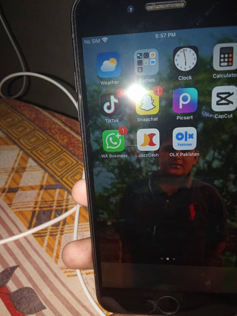 Apple iPhone 7 Plus 1