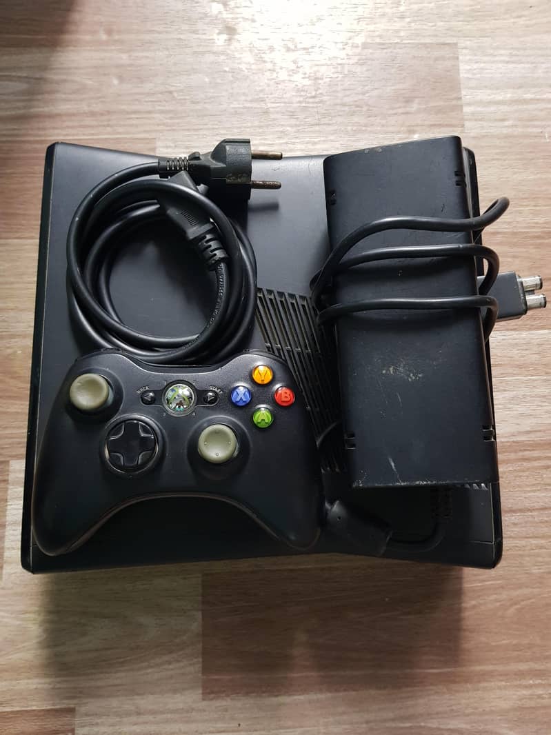 Xbox 360 Slim 1