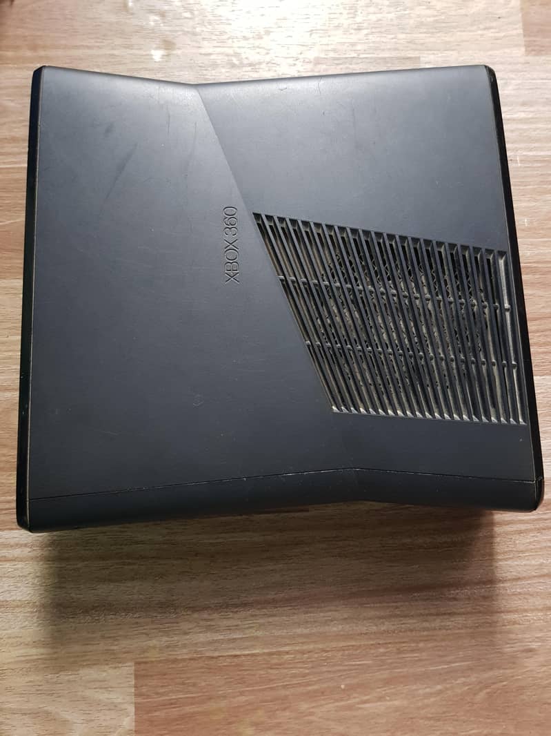 Xbox 360 Slim 6