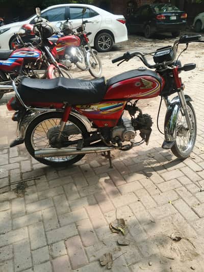 Honda CD 70 (2016) - Smooth Engine, Well Maintained