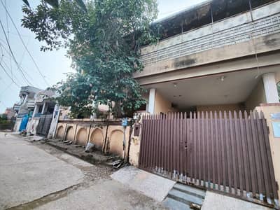 8 Marla covered area Pani boring gas available Sath lawn available ha