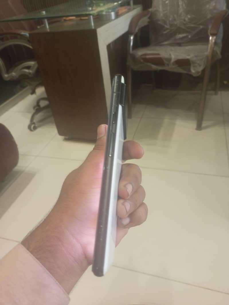 Google Pixel 6 4