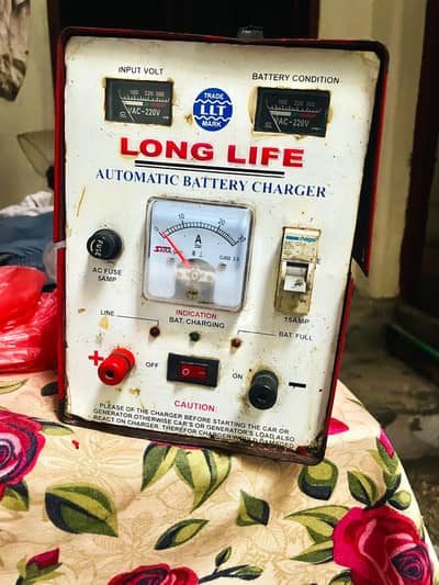 AUTOMATIC BATTERY CHARGER