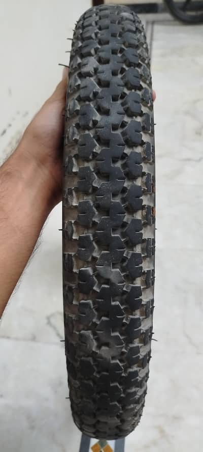 125 back tyre with tube