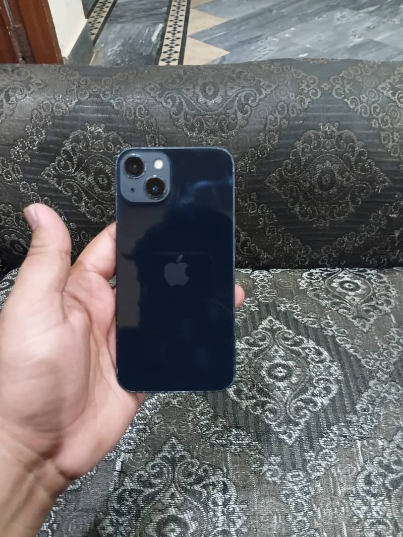Apple iPhone 13 2