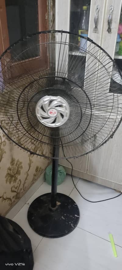 LG pedestal fan for urgent sale , Silver winding working fine