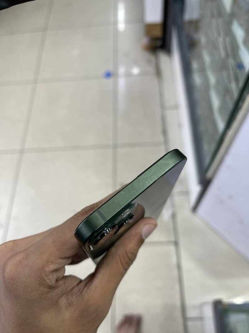IPHONE 13 6