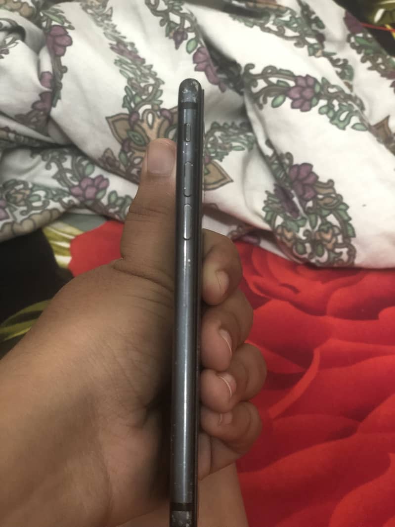 Apple iPhone 7 1
