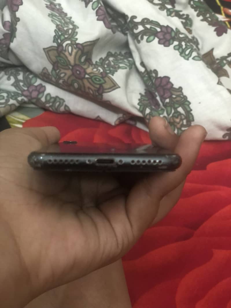 Apple iPhone 7 3