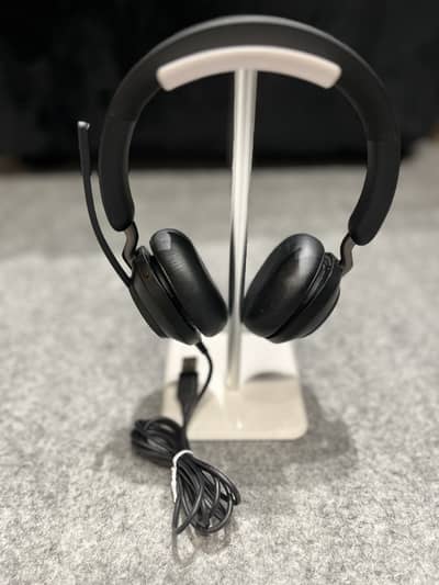 Jabra evolve 240 noise cancelling headset quantity available.