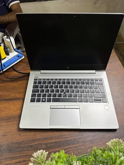 Hp elite book i5 8 generation 8/256