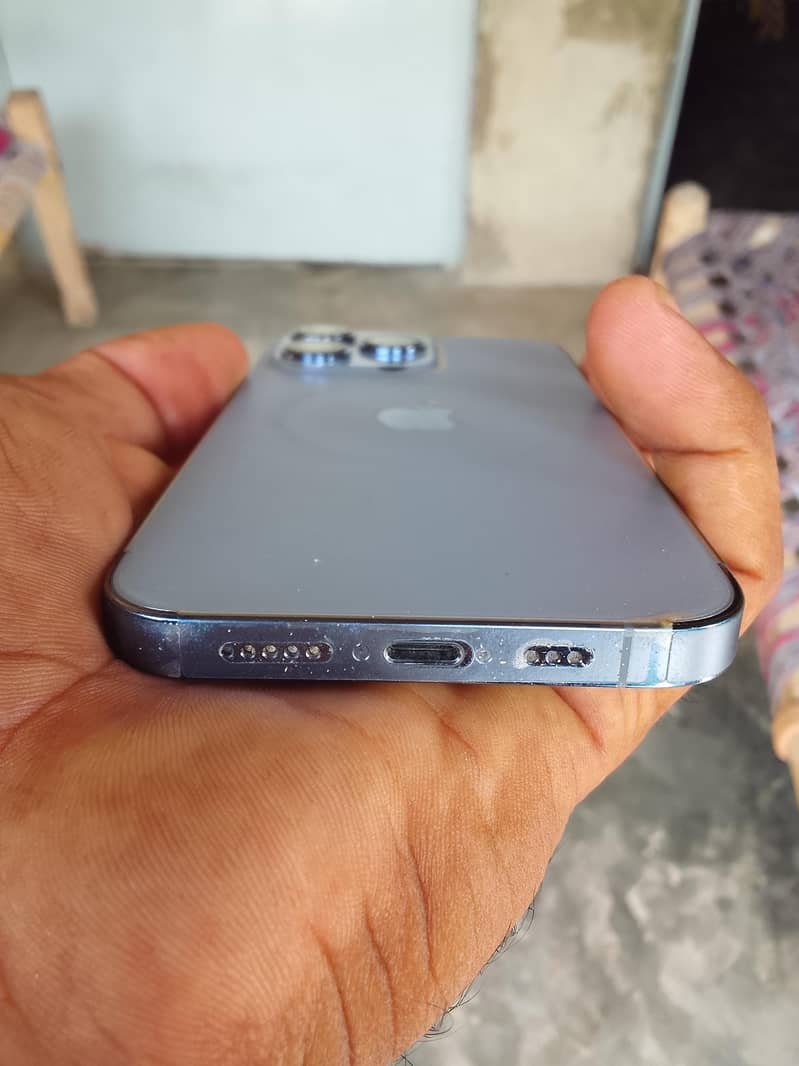 Apple iPhone 13 Pro 1