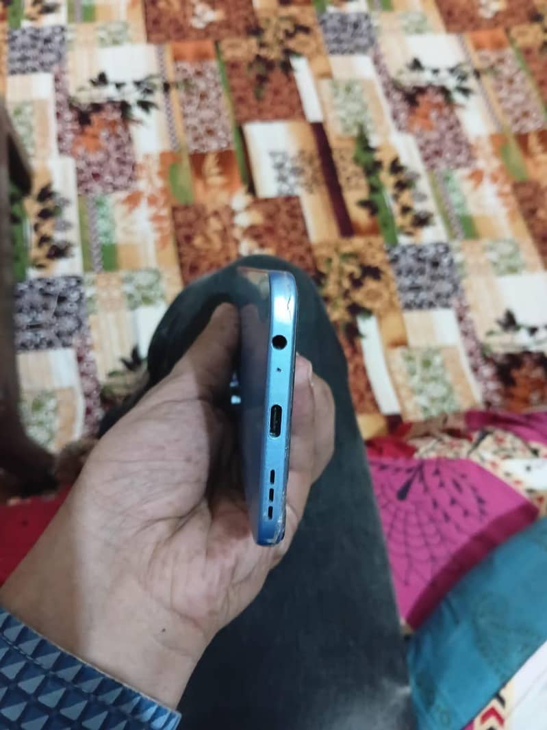 techno spark 40 pro 4