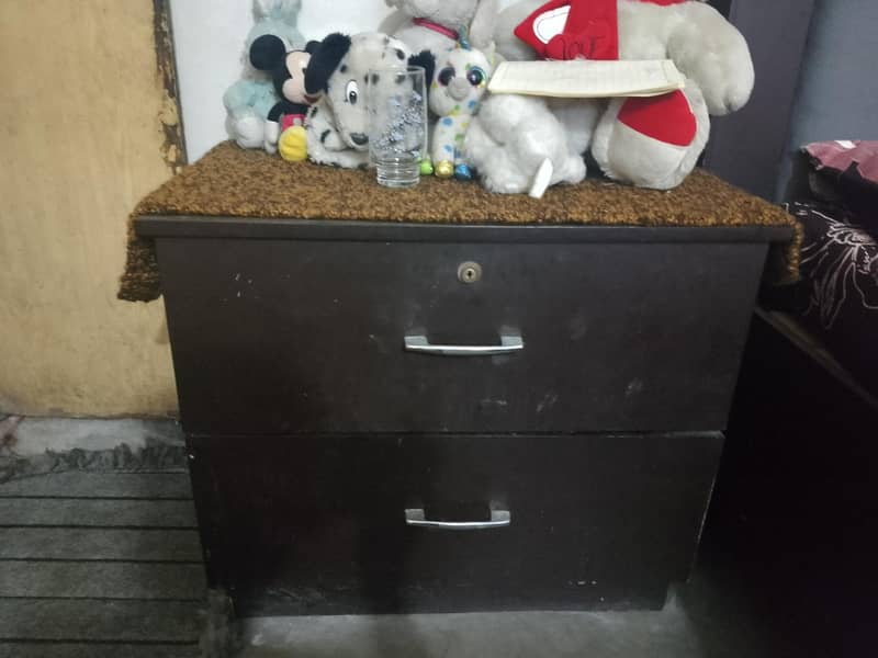 Dressing table with two side tables 2