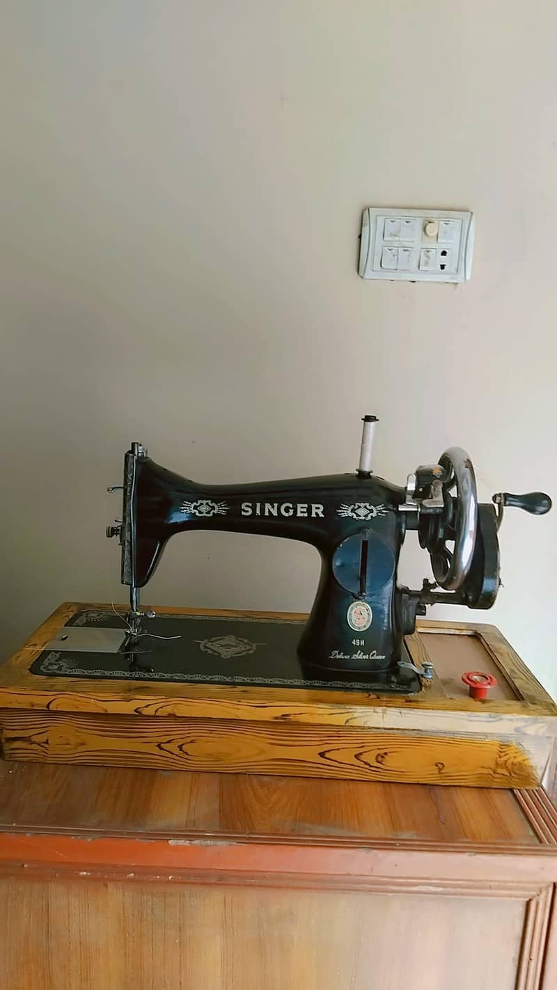 singer 221k Featherweight sewing machine 1