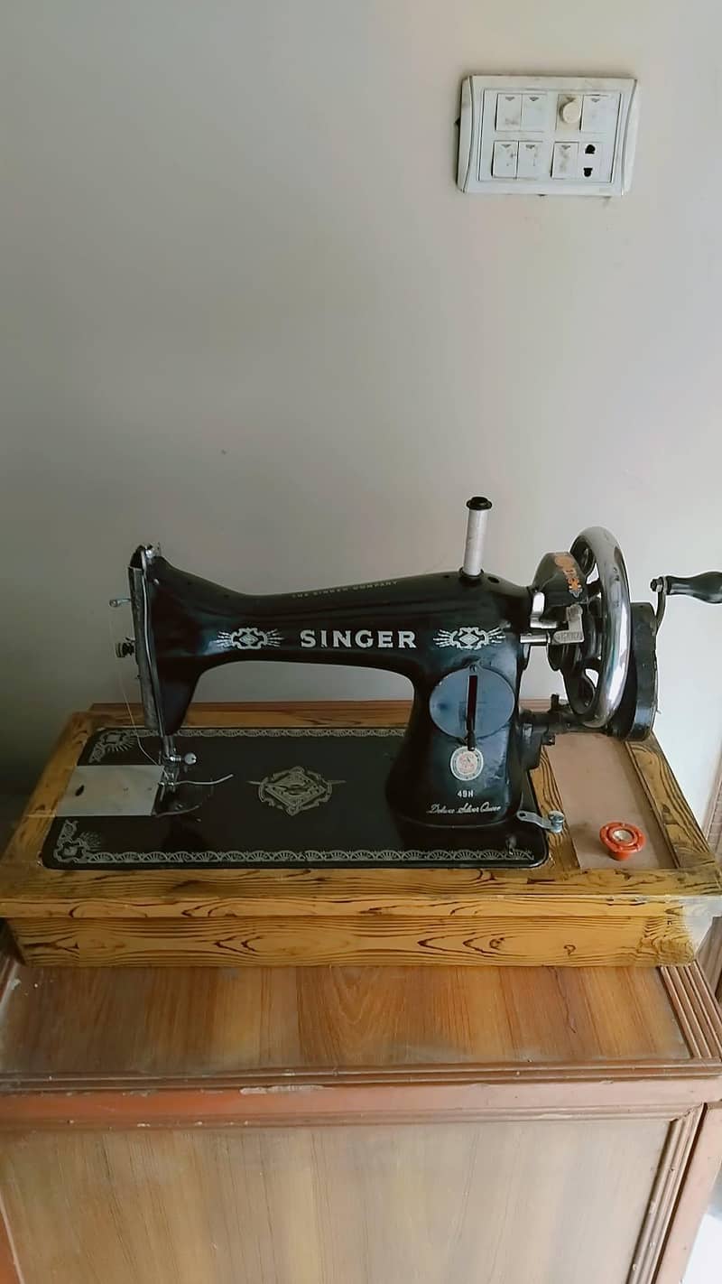 singer 221k Featherweight sewing machine 3