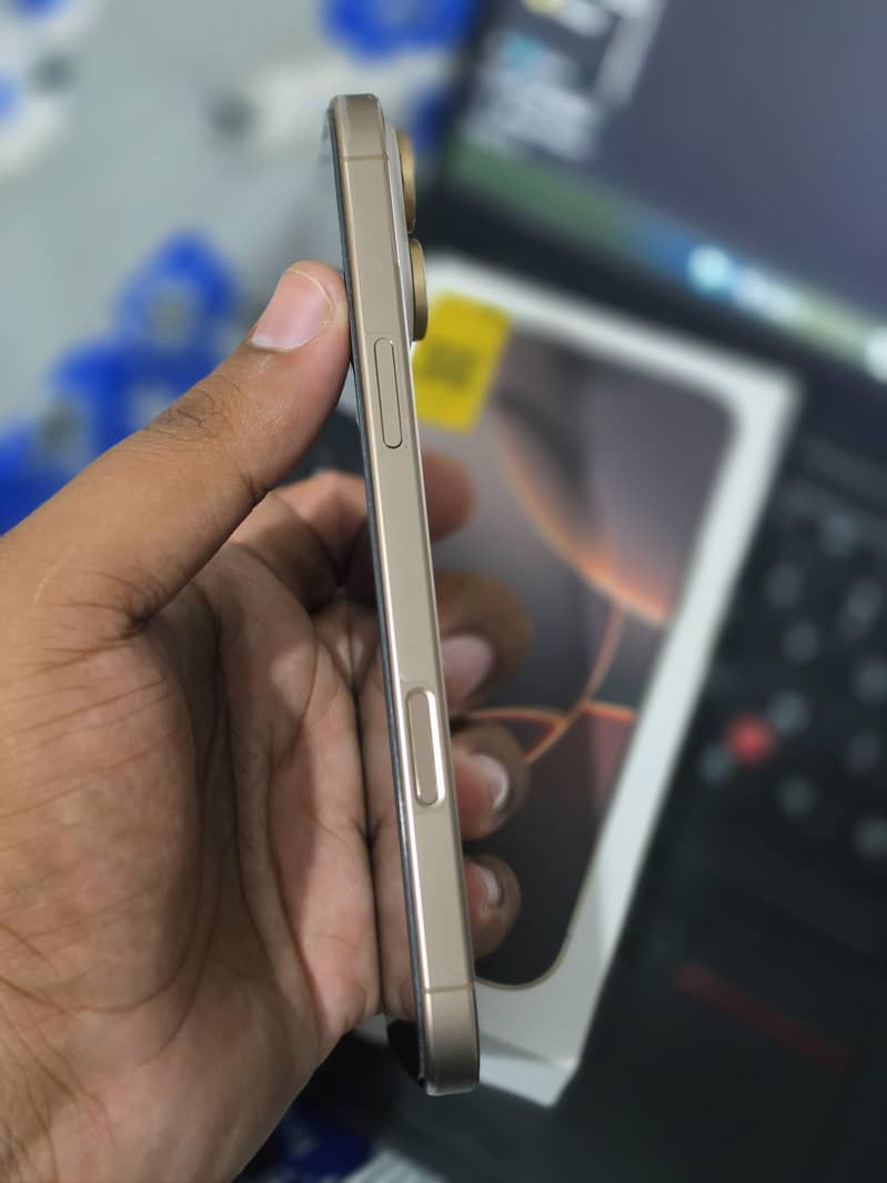 Apple iPhone 16 Pro Max 1