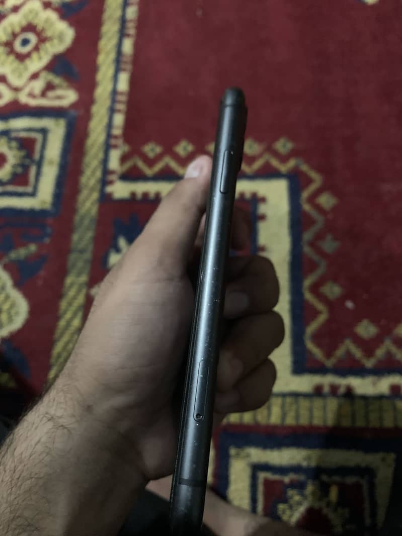 Apple iPhone 11 3