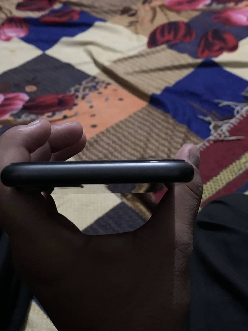 Apple iPhone 11 5