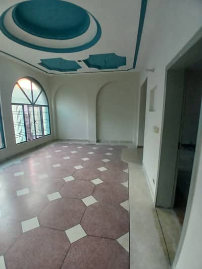 10MARLA BEAUTIFUL DOUBLE STOREY HOUSE FOR RENT IN ALLAMA IQBAL TOWN