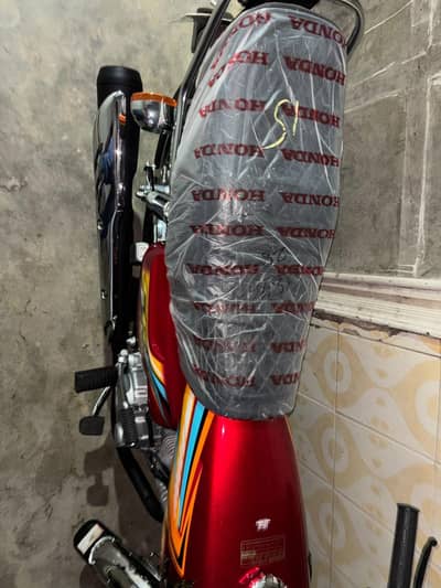 Honda 125 zero meter number laga hua hai 7 month ka end kie hai