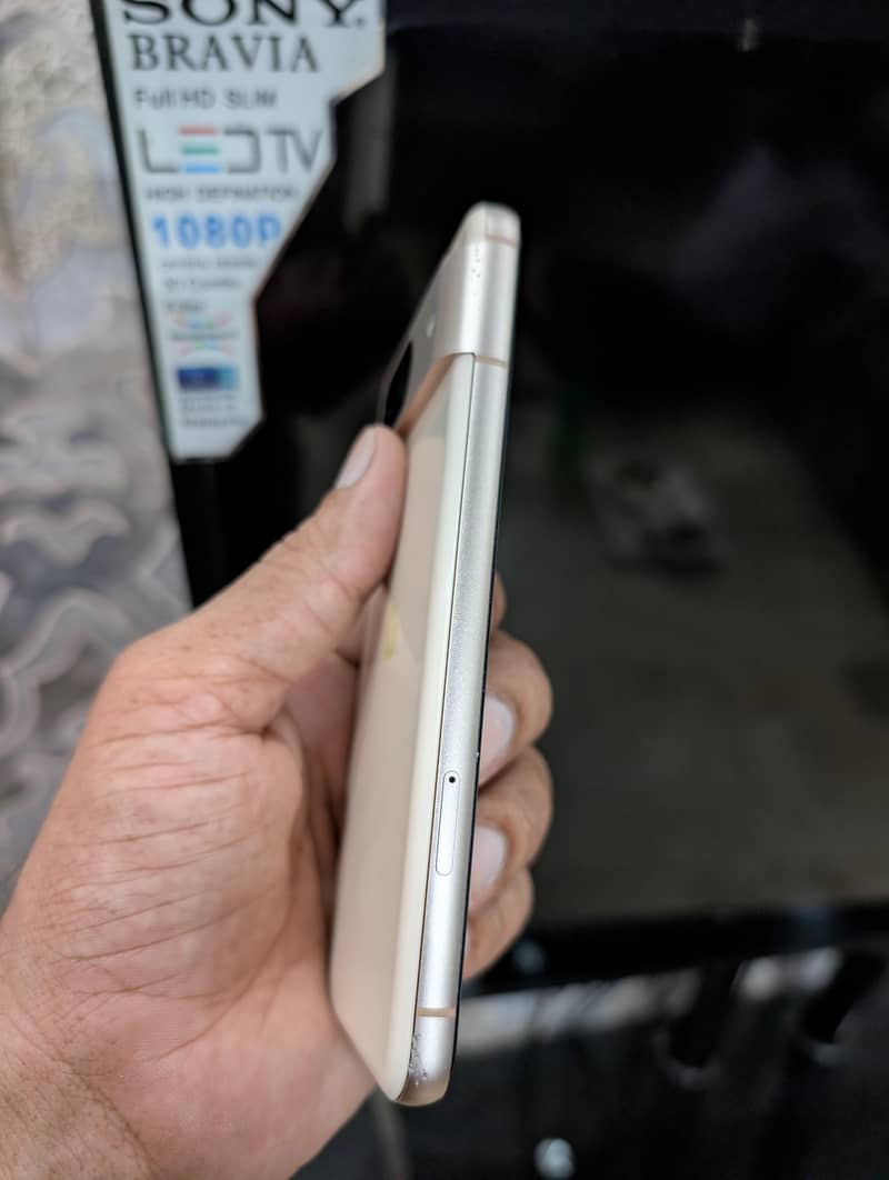 Google Pixel 8 3