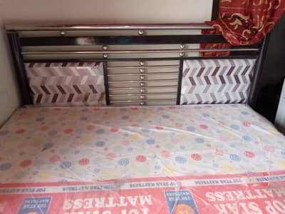Metal bed with Mattress