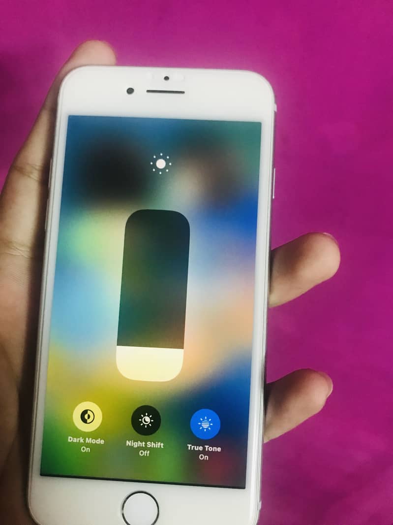 Apple iPhone 8 1