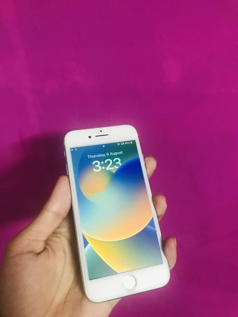 Apple iPhone 8 4