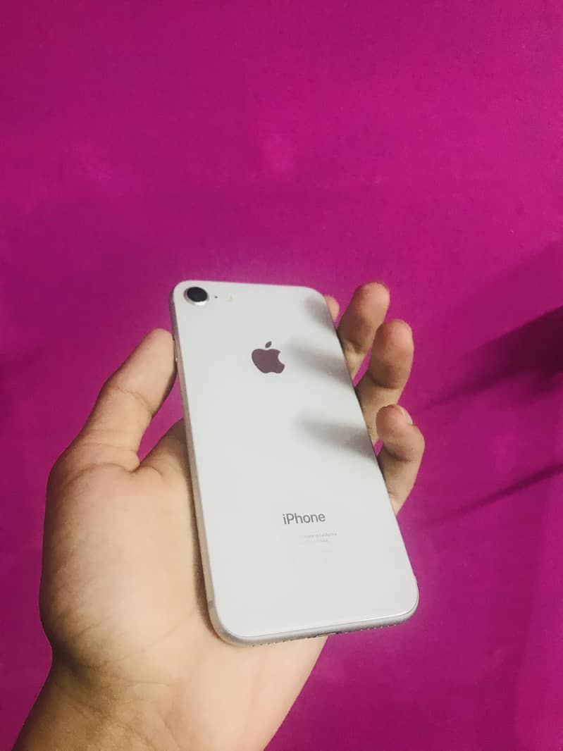 Apple iPhone 8 5